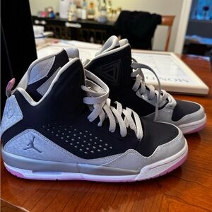 Nike, Jordan Flights pink and grey limited edition never worn!